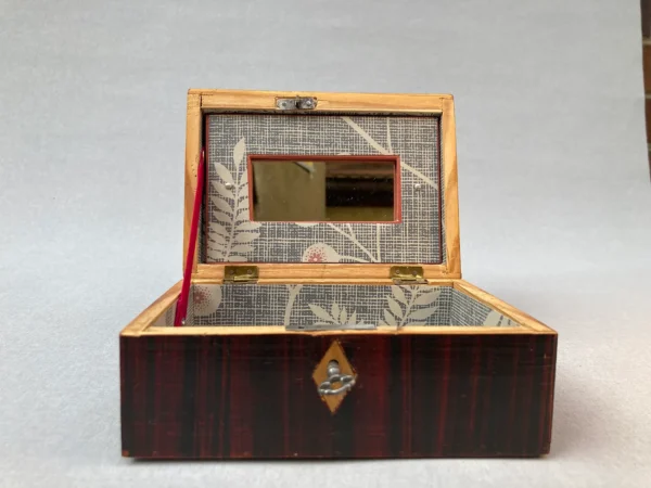 Palisanderschattulle mit Spiegel